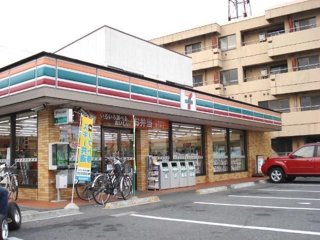 近くのセブンイレブン 高崎貝沢町店まで821m(徒歩11分)