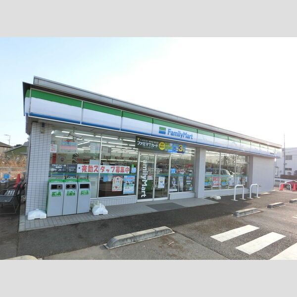 近くのファミリーマート 伊勢崎市場町店まで1,442m(徒歩19分)