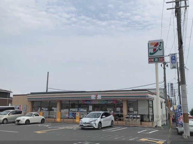 近くにセブンイレブン　大和郡山今国府町店まで400メートルあり