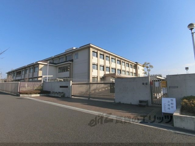 近くに城山台小学校まで1000メートルあり