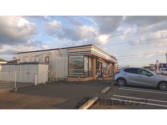 近くにセブンイレブン 橿原十市町店まで240メートルあり