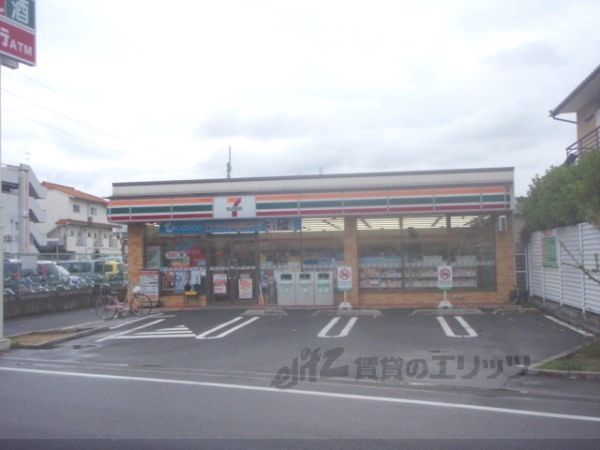 近くにセブンイレブン 近鉄小倉駅西店まで350メートルあり
