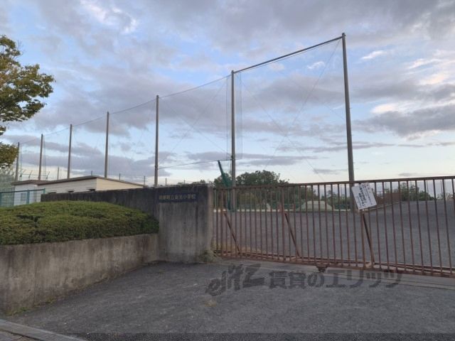 近くに東光小学校まで500メートルあり