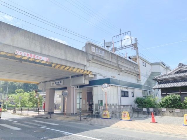 近くに菜畑駅まで700メートルあり
