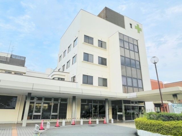 近くに高の原中央病院まで2100メートルあり