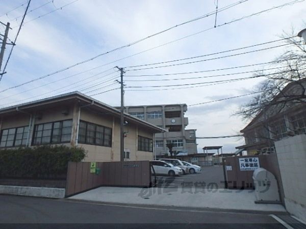 近くに北宇治中学校まで700メートルあり