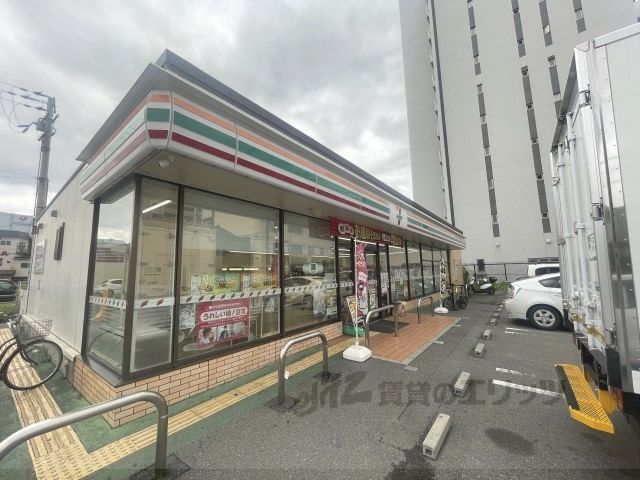 近くにセブンイレブン 東大阪小阪二丁目店まで600メートルあり