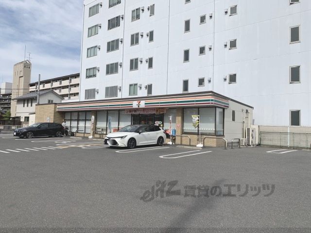 近くにセブンイレブン 奈良大宮町4丁目店まで450メートルあり