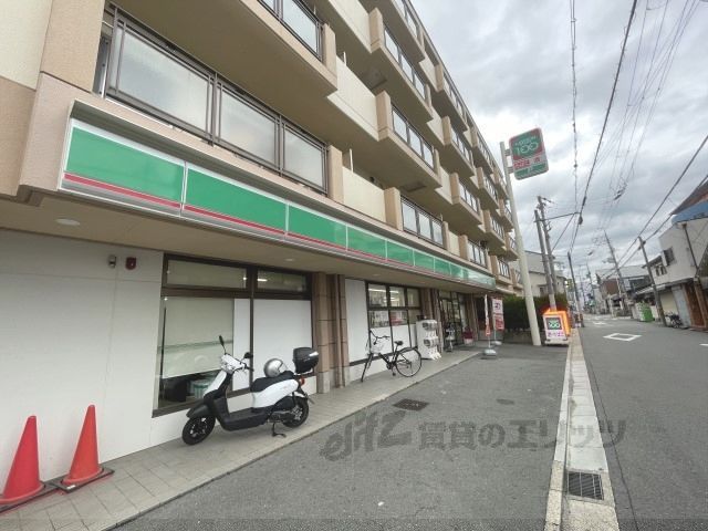 近くにローソンストア100 稲田新町まで500メートルあり