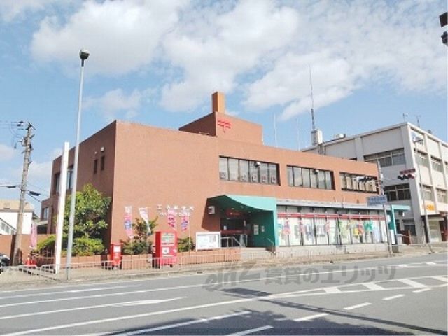 近くに王寺郵便局まで1800メートルあり