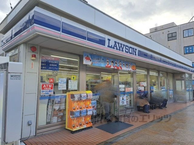 近くにローソン　近鉄八木駅前店まで700メートルあり