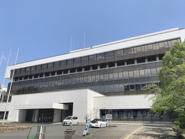 近くに奈良市役所まで7200メートルあり
