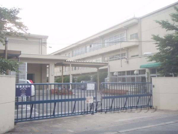 近くに伊勢田小学校まで500メートルあり