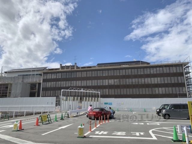 近くに大和郡山市役所まで700メートルあり