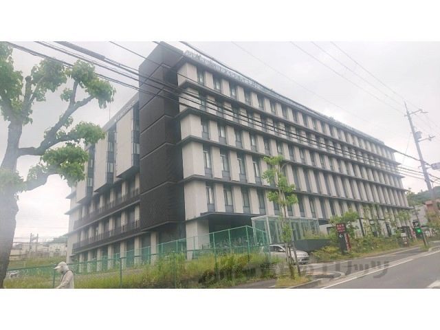 近くに生駒市立病院まで3000メートルあり