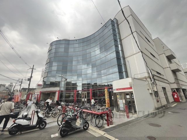 近くにコノミヤ 徳庵店まで450メートルあり