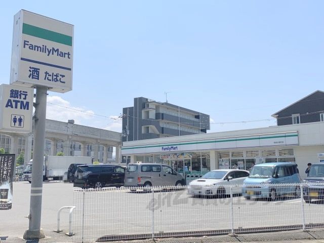 近くにファミリーマート　奈良大森町店まで130メートルあり
