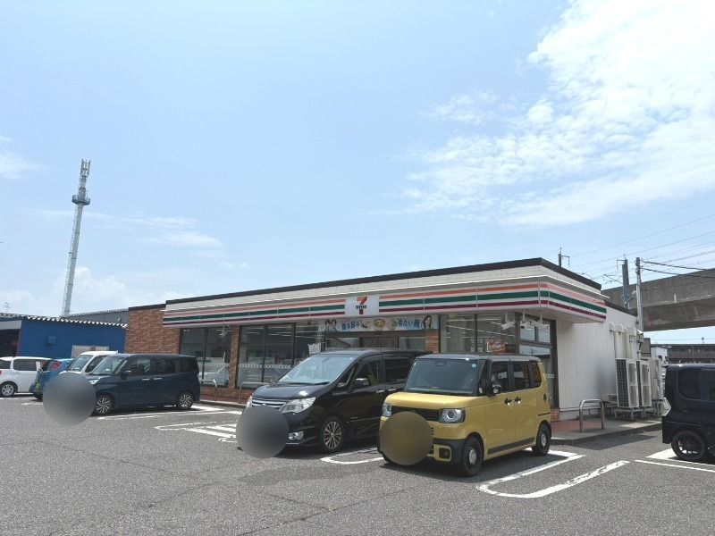 近くのセブンイレブン新潟山田店まで985m(徒歩13分)