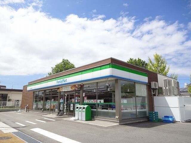 近くのファミリーマート新潟文京町店まで437m(徒歩6分)