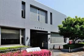近くの西荻図書館まで662m（徒歩9分）