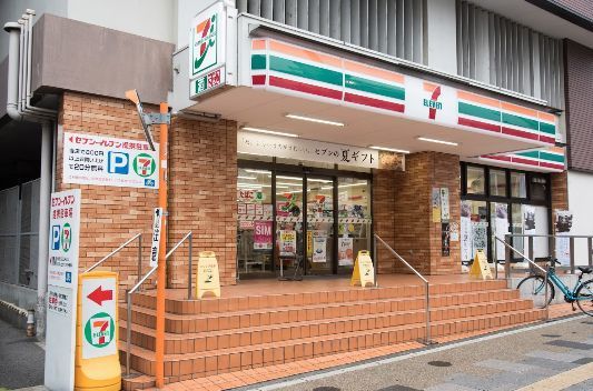 近くのセブンイレブン台東雷門１丁目店まで54m（徒歩1分）