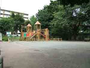 近くの中野区立上高田台公園まで128m（徒歩2分）