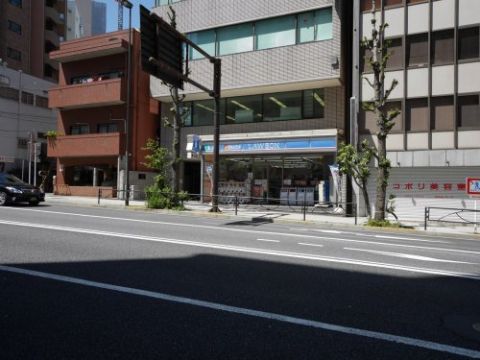 近くのローソン神田明神店まで112m（徒歩2分）