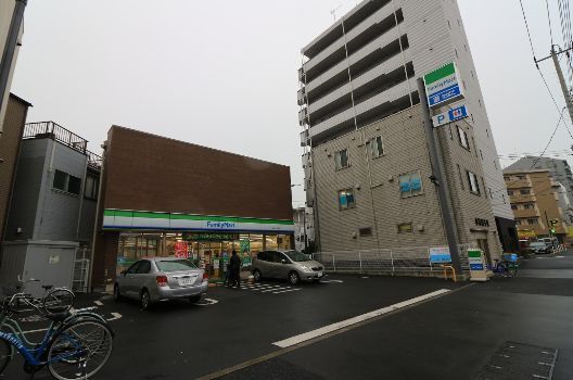 近くのファミリーマート 八広六丁目店まで109m（徒歩2分）