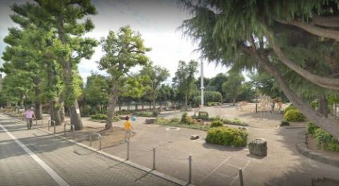 近くの赤松公園まで401m(徒歩6分)