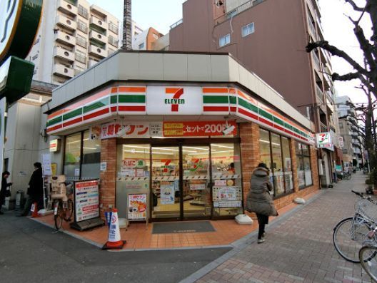 近くのセブンイレブン台東下谷３丁目店まで37m（徒歩1分）
