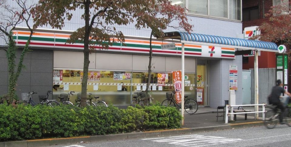 近くのセブンイレブン 新宿余丁町店まで154m(徒歩2分)