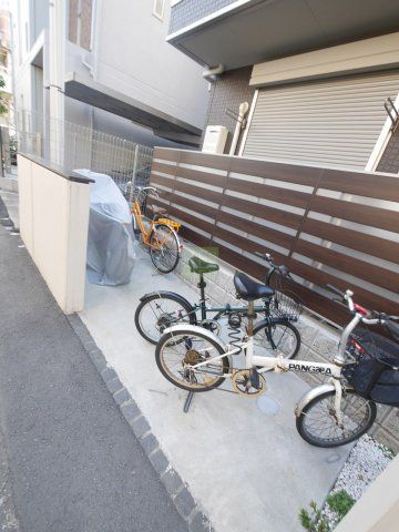 近くに施設あり