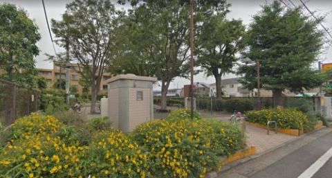 近くの桜公園まで745m(徒歩10分)
