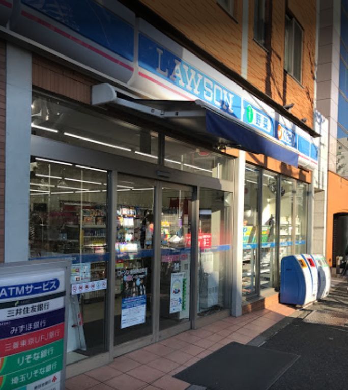 近くのローソン 市谷仲之町店まで52m（徒歩1分）