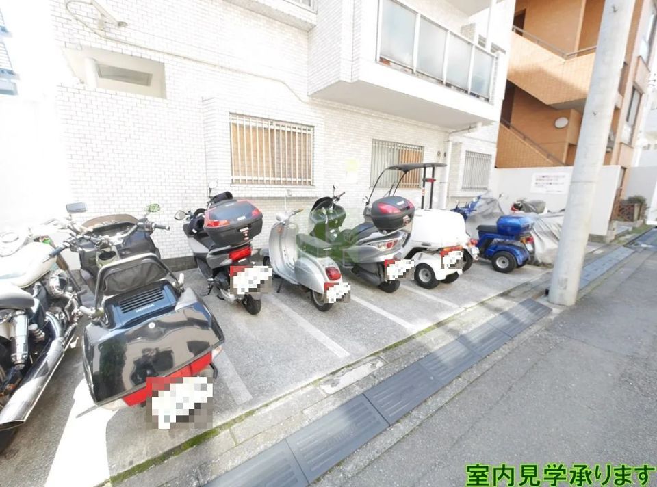 近くに施設あり