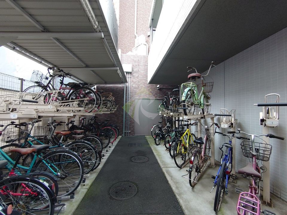 近くにパークキューブ西新宿あり