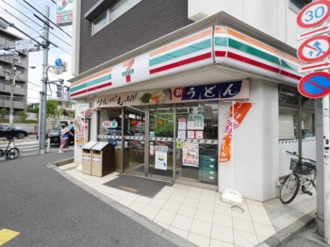 近くのセブンイレブン荻窪桃二小南店まで410m（徒歩6分）