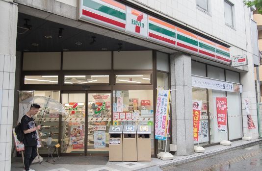 近くのセブンイレブン台東北上野１丁目店まで139m（徒歩2分）