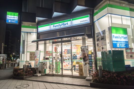 近くのファミリーマート台東鳥越店まで171m(徒歩3分)
