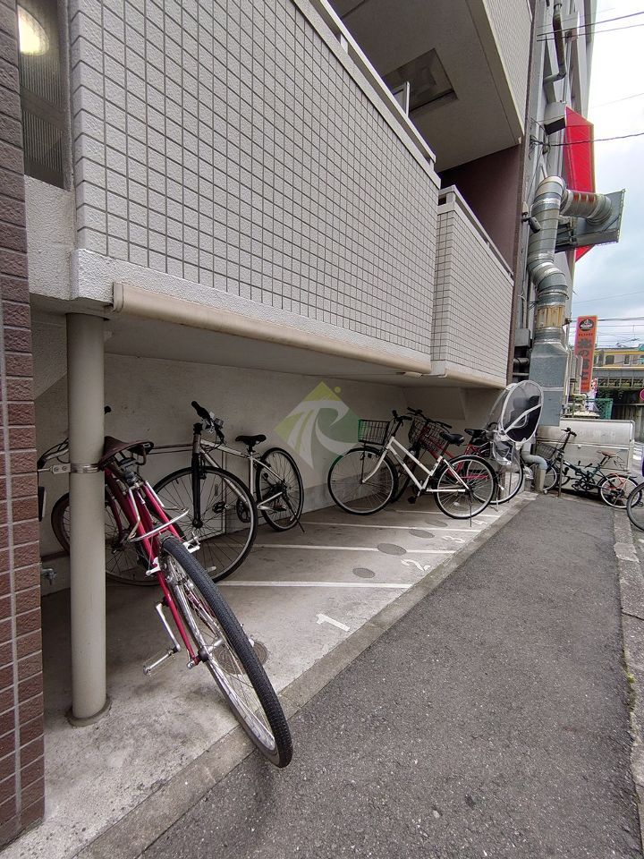近くに施設あり