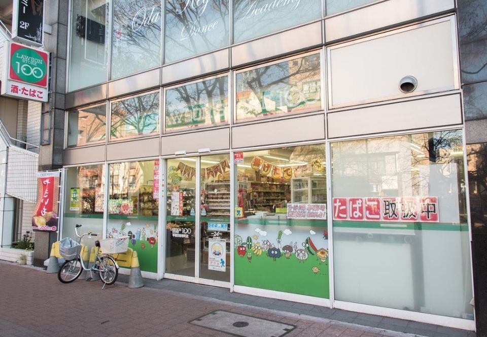 近くのローソンストア100 早稲田鶴巻町店まで209m（徒歩3分）