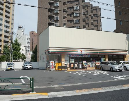 近くのセブンイレブン墨田向島５丁目店まで513m（徒歩7分）