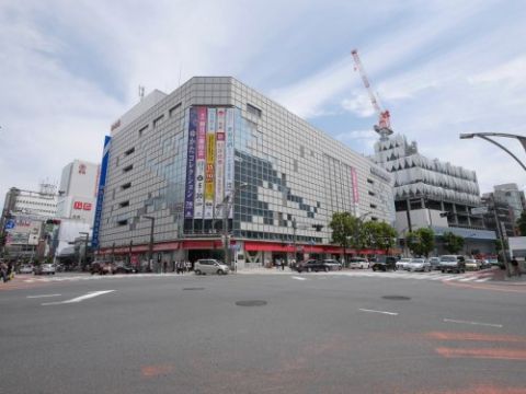 近くの松坂屋　上野店まで939m（徒歩12分）