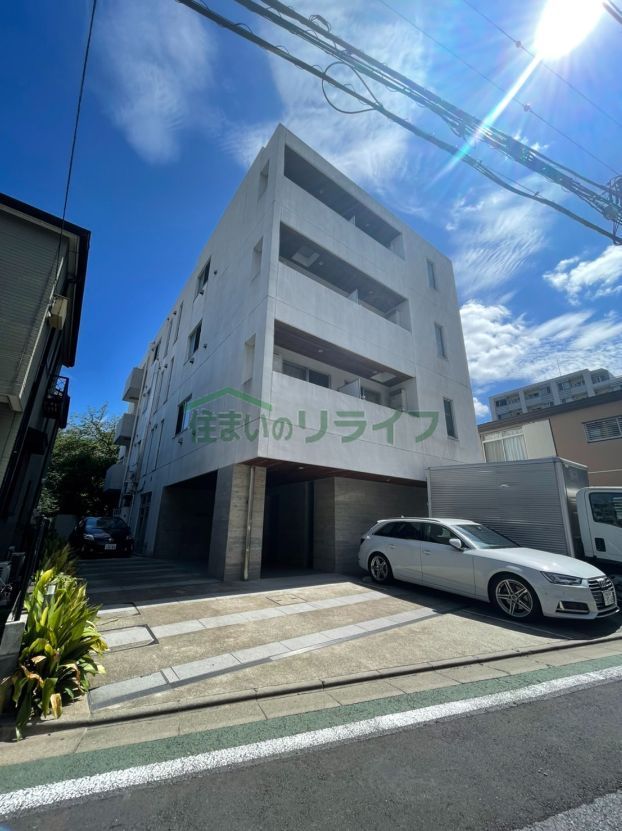 近くにストアハウス三宿あり