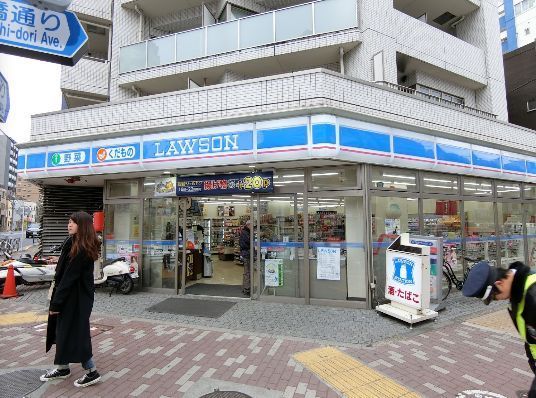 近くのローソン石原四丁目店まで310m（徒歩4分）