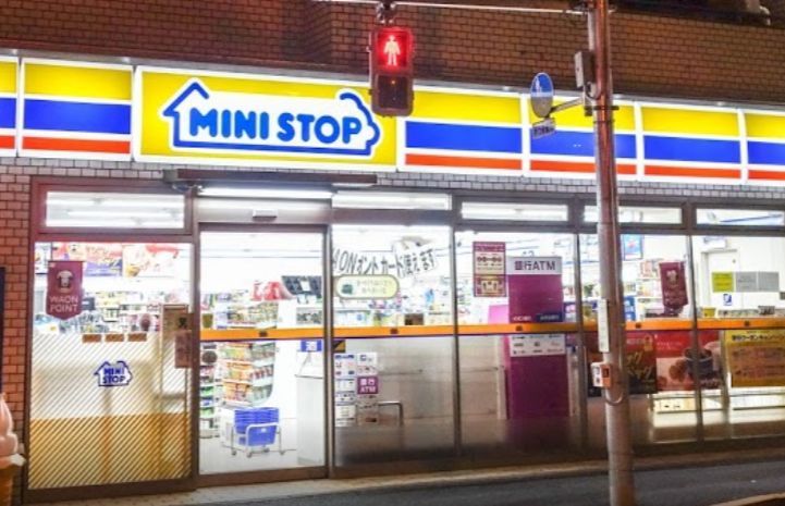 近くのミニストップ 九段南4丁目店まで52m（徒歩1分）