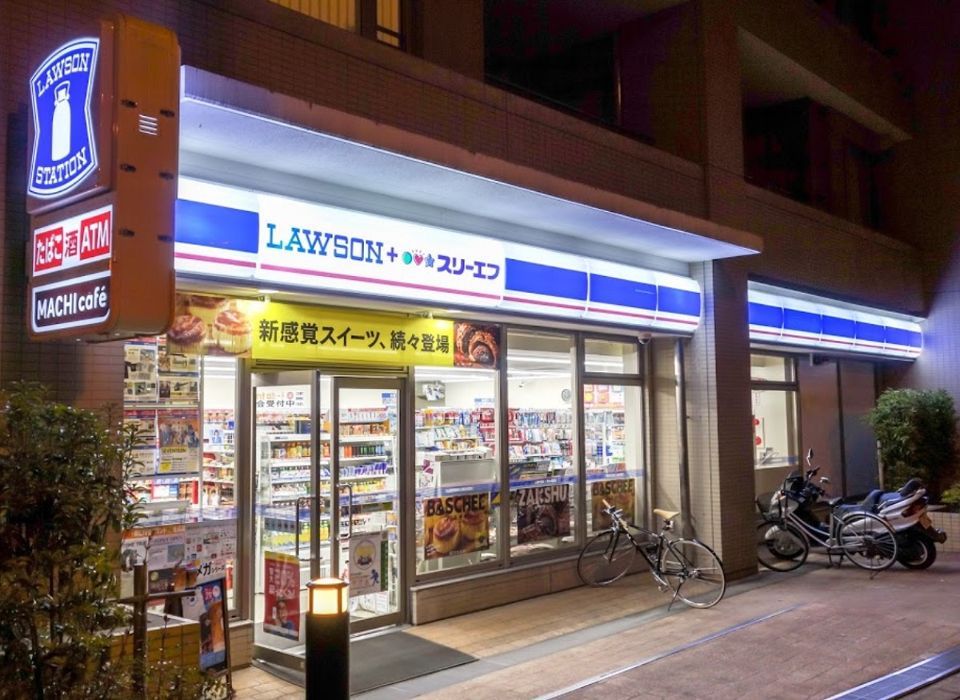 近くのローソン ＬＴＦ北新宿店まで370m（徒歩5分）