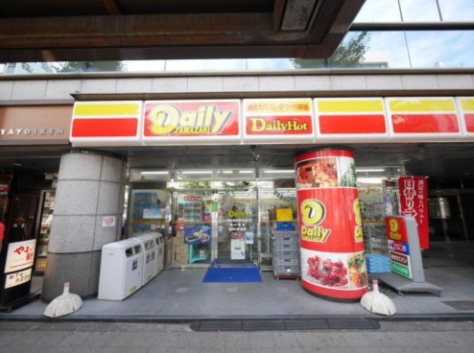 近くのデイリーヤマザキ　台東蔵前駅前店まで154m（徒歩2分）