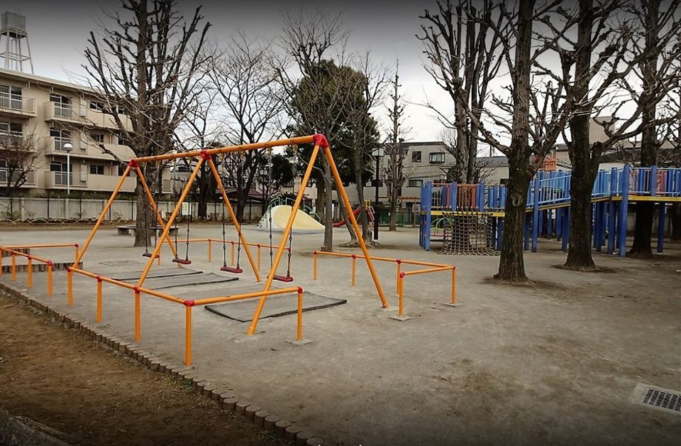 近くの新宿区立戸塚公園まで219m（徒歩3分）