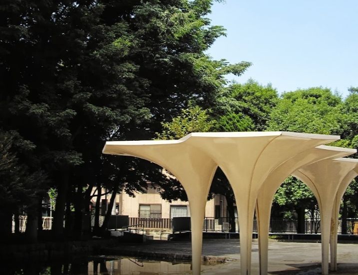 近くのこどものひろば公園まで560m（徒歩7分）